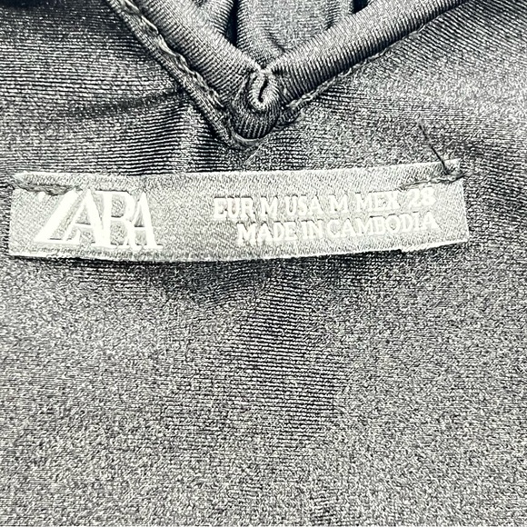 Zara Black Textured V-Neck Top - Picture 8 of 8